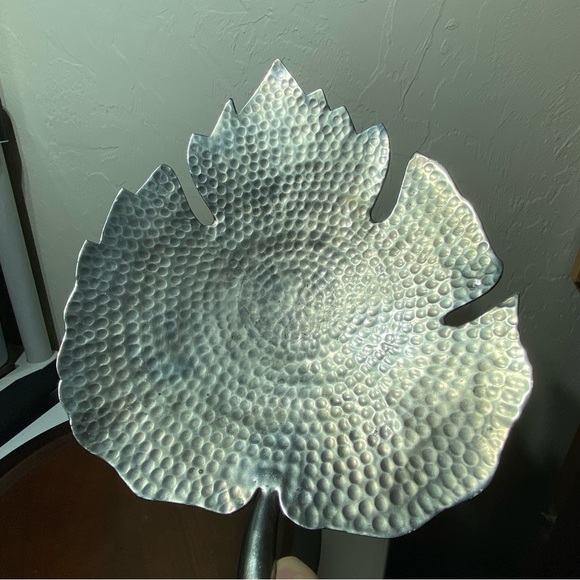 Large Hammered Metal Leaf Fall Maple Footed Platter Tray - Picture 1 of 7